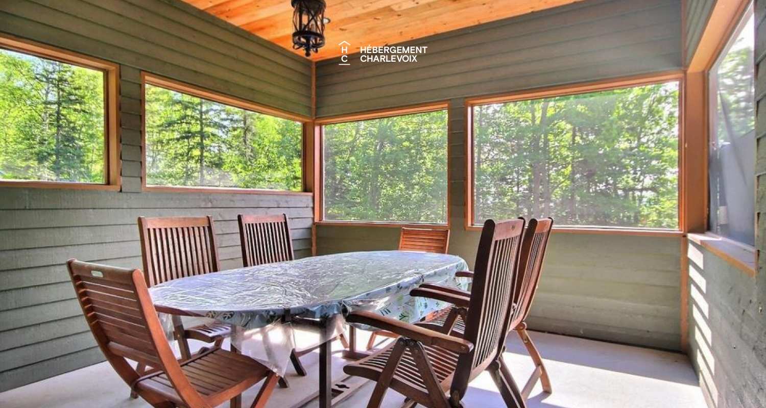 LOR-14 - Spacious terrace with a spa