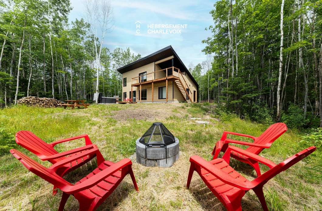LUM-27 - Dream location to explore Charlevoix