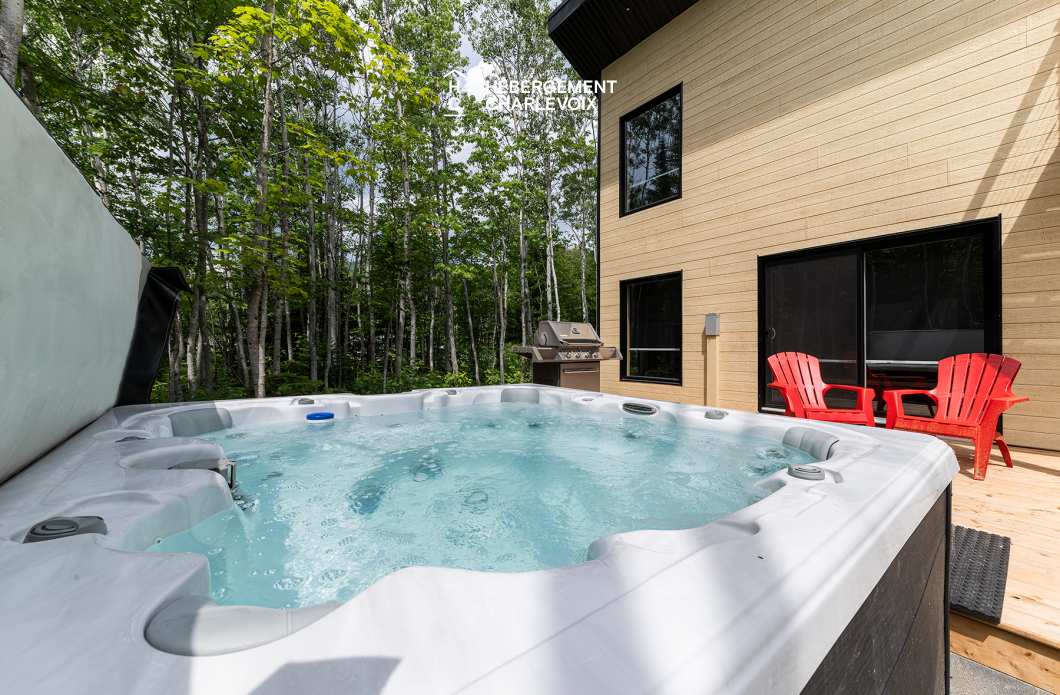 LUM-27 - Dream location to explore Charlevoix