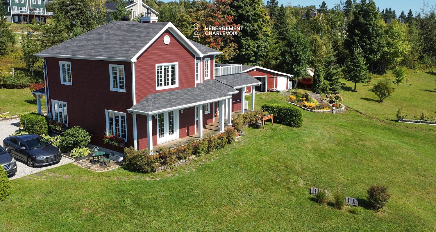 MAR-17 - Roof terrace with river view.