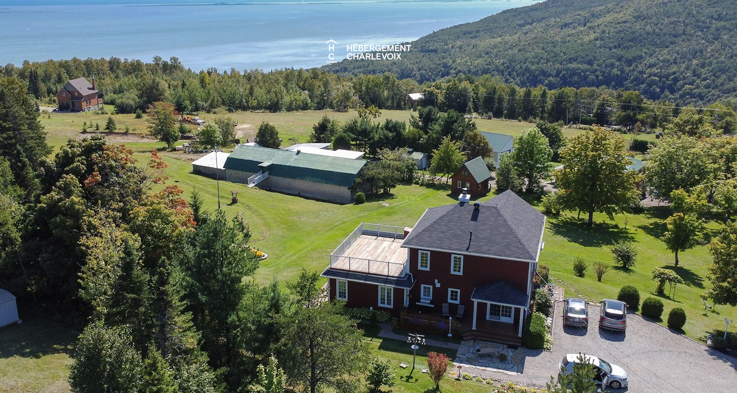MAR-17 - Roof terrace with river view.