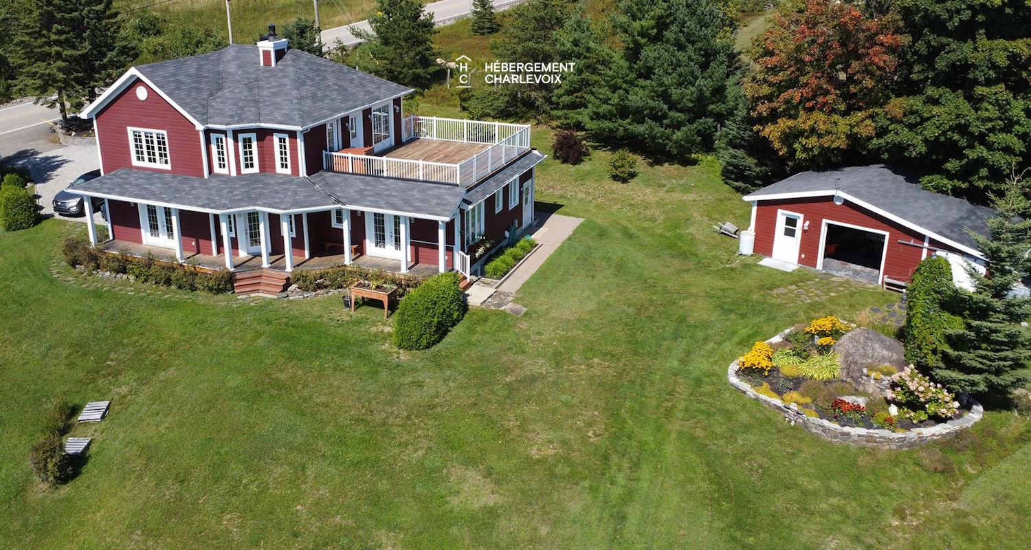 MAR-17 - Roof terrace with river view.