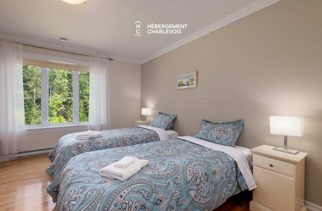 MAR-271 - Inviting Villa with breathaking views: Perfect for gatherings and exploring beautiful Charlevoix!