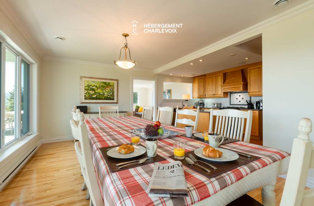 MAR-271 - Inviting Villa with breathaking views: Perfect for gatherings and exploring beautiful Charlevoix!