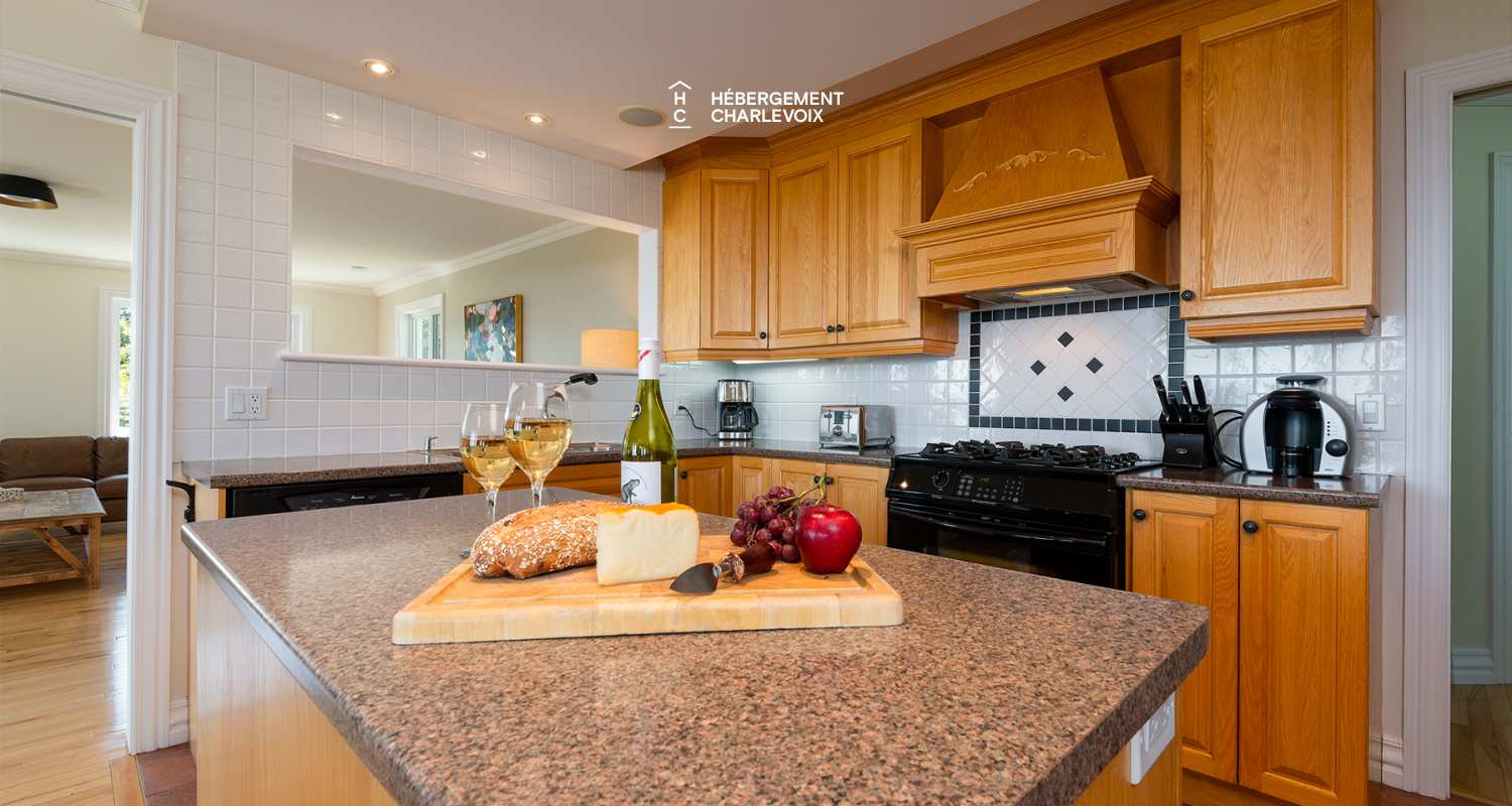 MAR-271 - Villa accueillante avec vue imprenable: Parfaite pour se réunir et explorer Charlevoix!
