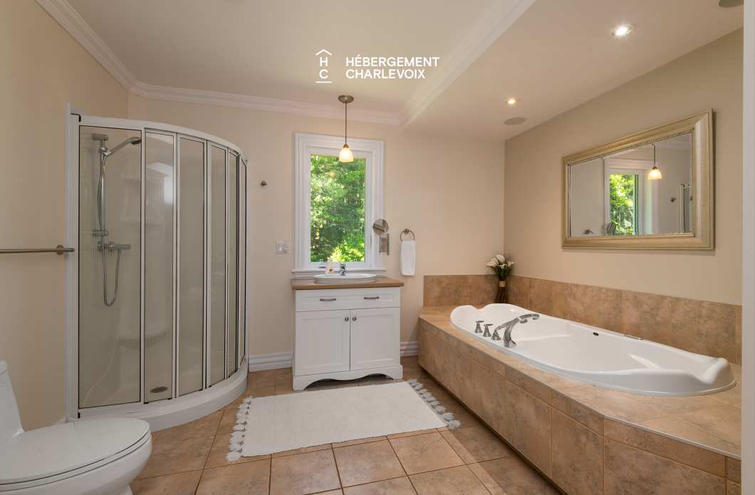 MAR-271 - Inviting Villa with breathaking views: Perfect for gatherings and exploring beautiful Charlevoix!