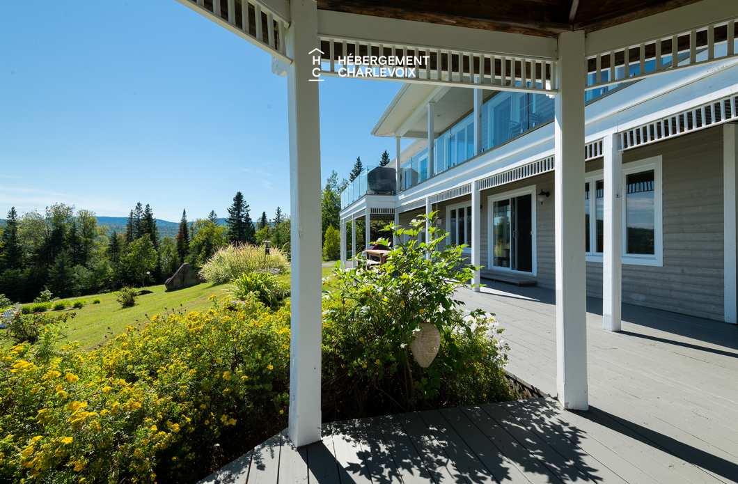 MAR-271 - Inviting Villa with breathaking views: Perfect for gatherings and exploring beautiful Charlevoix!