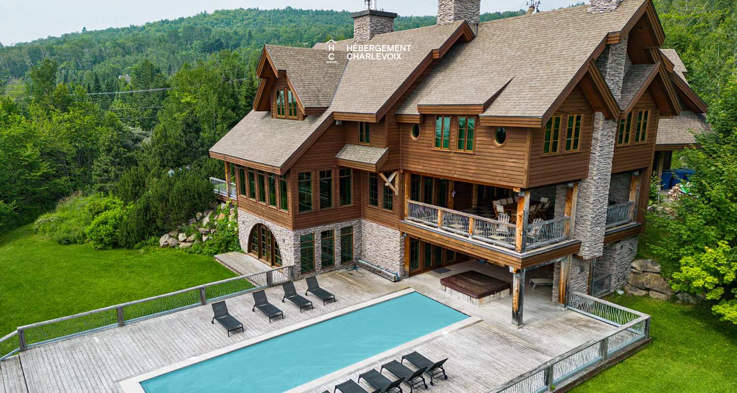 MAR-45 - Prestigious villa of 6000 square feet