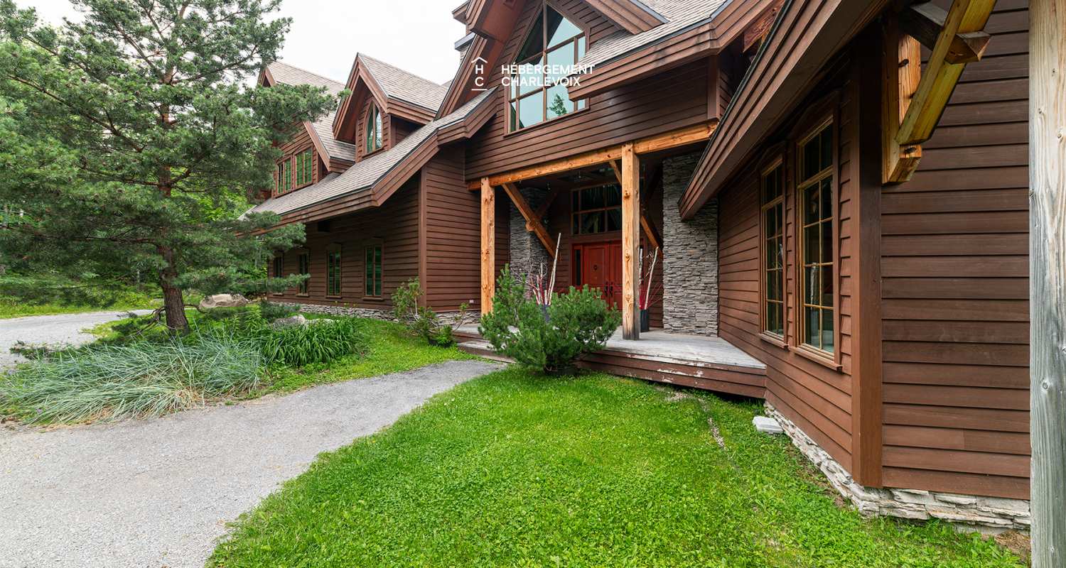 MAR-45 - Prestigious villa of 6000 square feet