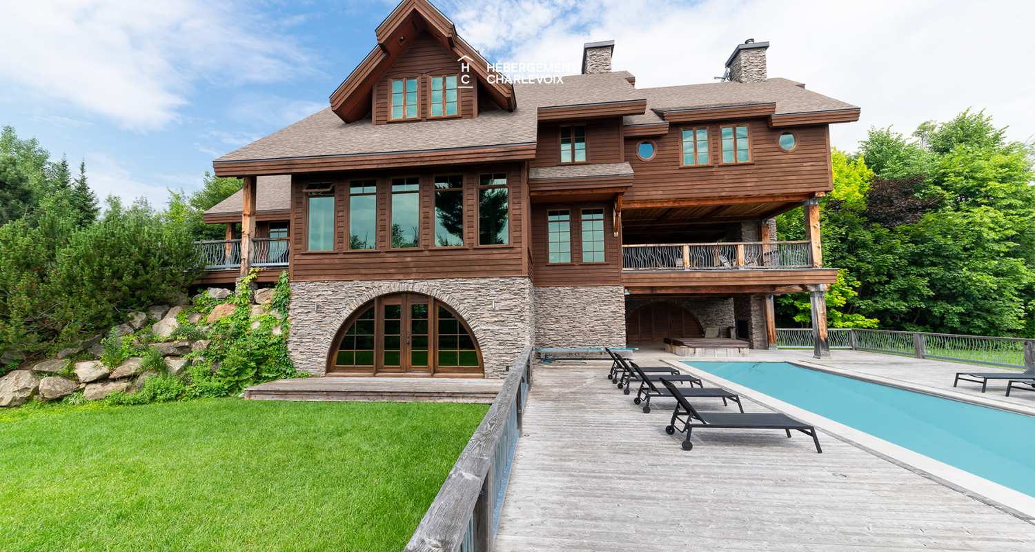 MAR-45 - Prestigious villa of 6000 square feet