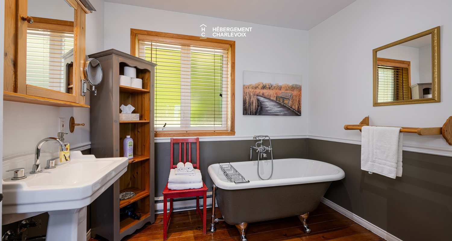 MAS-727 - Warm house on the edge of the St. Lawrence