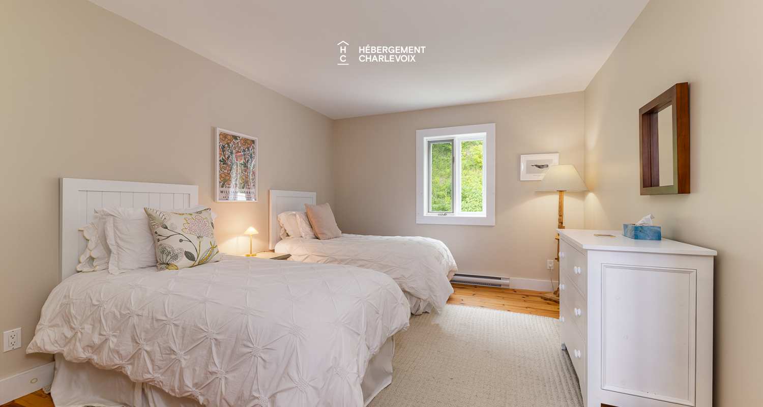 MER-294 - Un petit paradis avec une vue incroyable sur le Fleuve St-Laurent tout au long de l'année! 