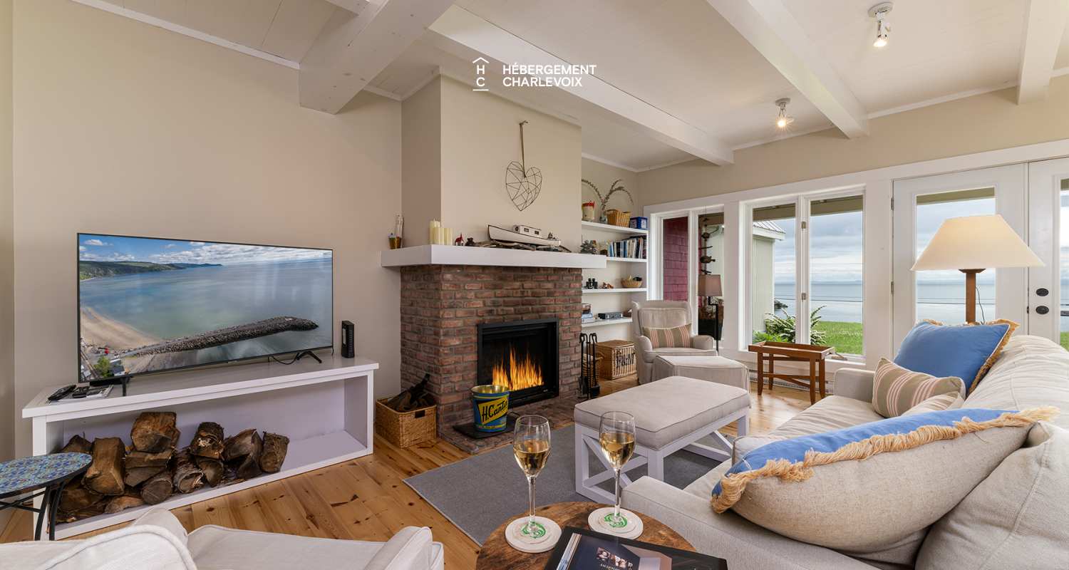 MER-294 - Un petit paradis avec une vue incroyable sur le Fleuve St-Laurent tout au long de l'année! 