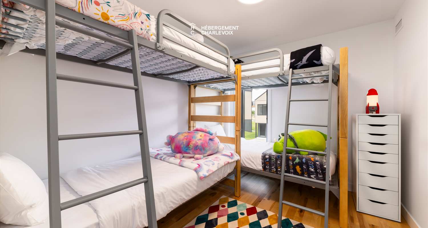 Chalet Grande-Pointe 32 - Is located at less than 200 meters from the chairlift