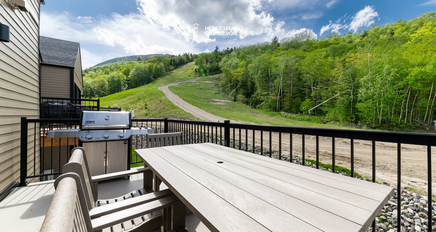 Chalet Grande-Pointe 04 - Is located at less than 200 meters from the chairlift