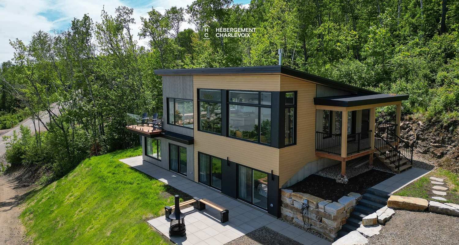 MIS-343 - Breathtaking view of the St. Lawrence River.