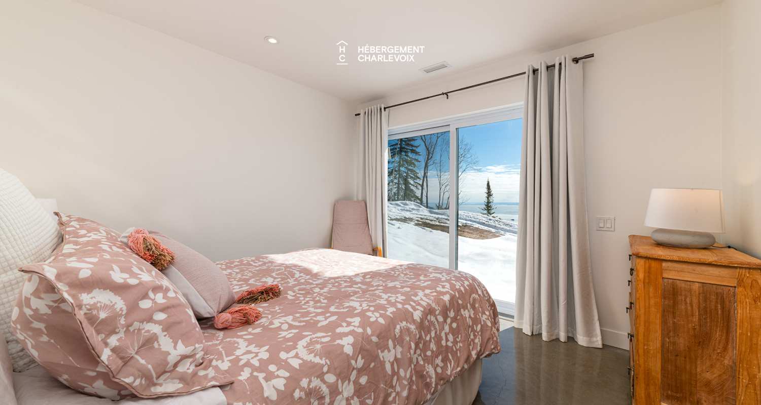 MIS-343 - Breathtaking view of the St. Lawrence River.