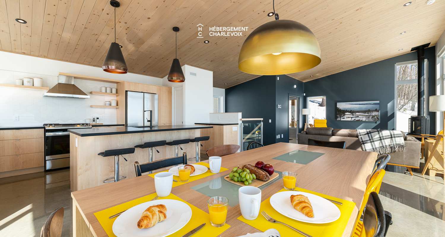 MIS-343 - Breathtaking view of the St. Lawrence River.