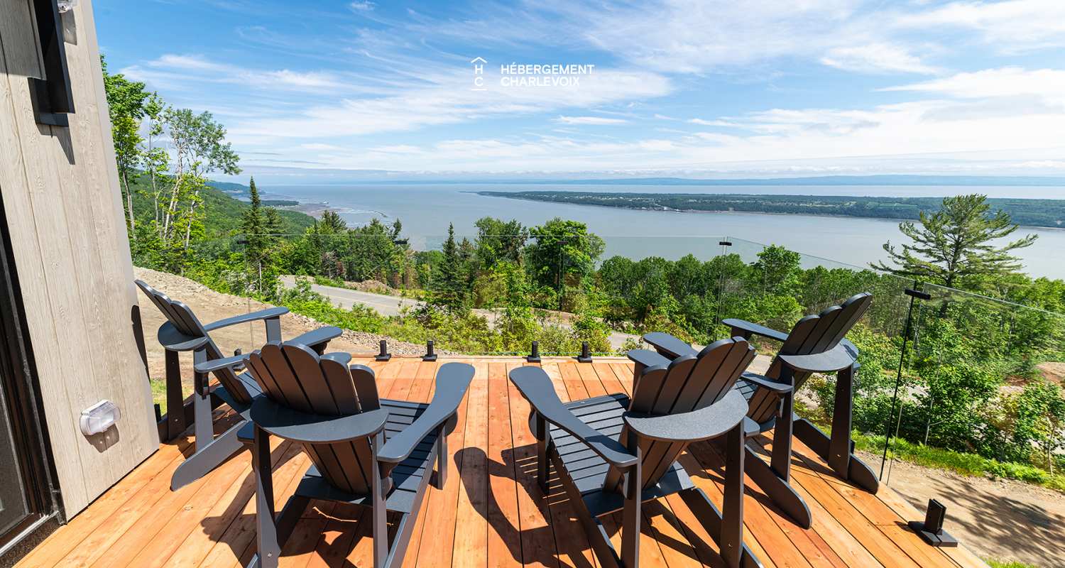 MIS-343 - Breathtaking view of the St. Lawrence River.