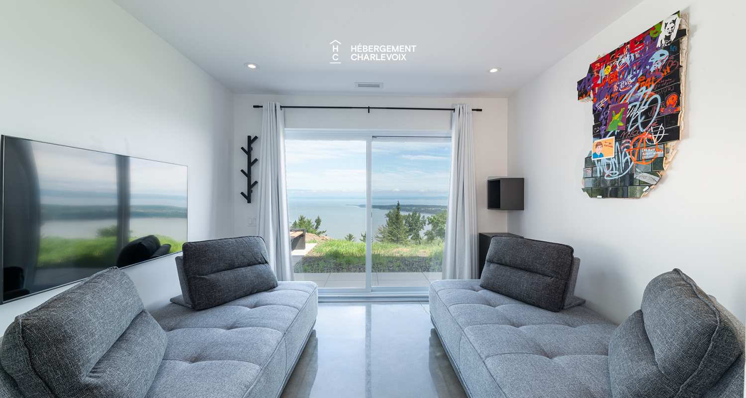 MIS-343 - Breathtaking view of the St. Lawrence River.