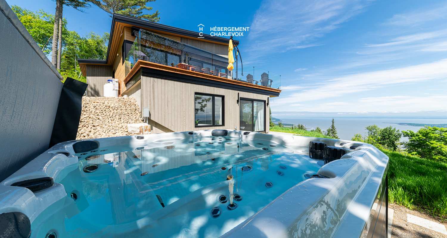 MIS-343 - Breathtaking view of the St. Lawrence River.