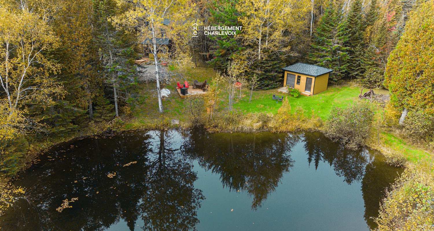 MON-71 - A bucolic garden with an outdoor sauna