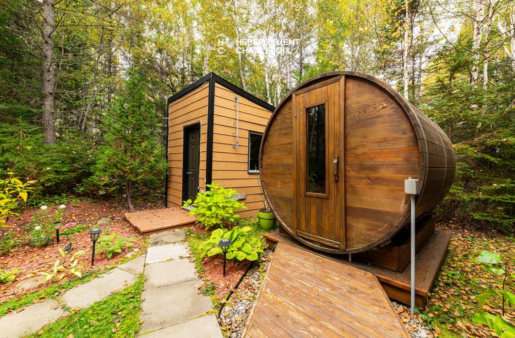 MON-71 - Un jardin bucolique doté d'un sauna extérieur