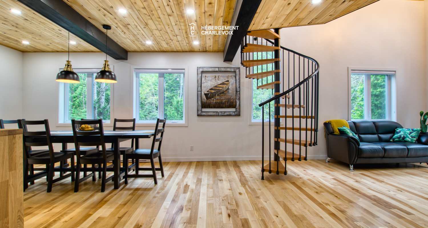 NOUF-256 - Cottage on the edge of a lake with trail, waterfall and pond