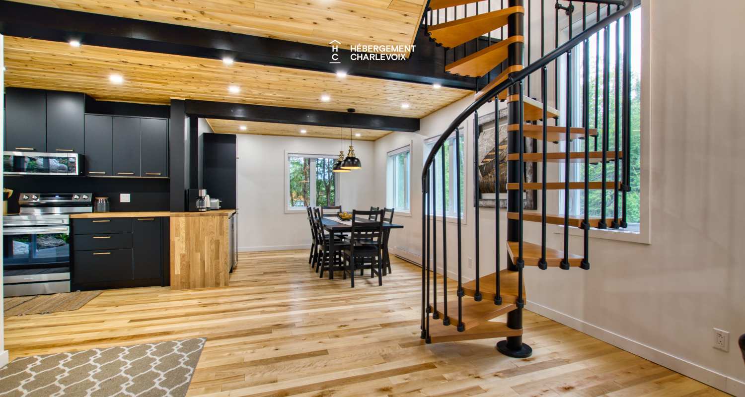 NOUF-256 - Cottage on the edge of a lake with trail, waterfall and pond