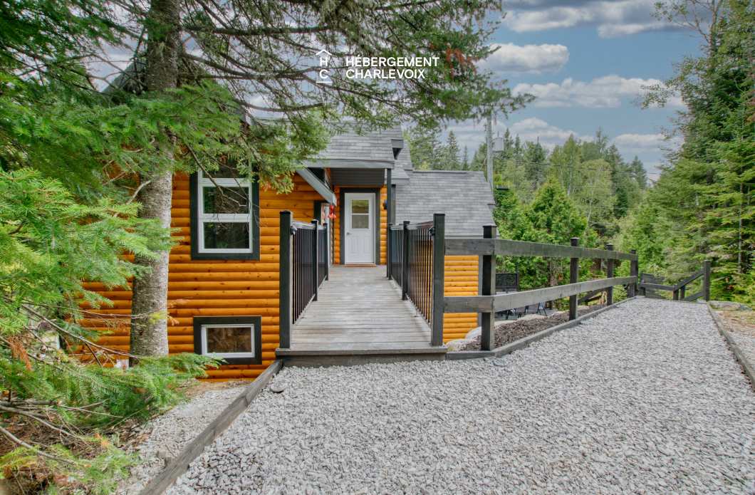 NOUF-256 - Chalet sur le bord d'un lac avec sentier, cascade et étang