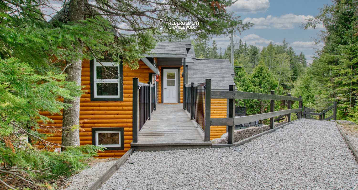 NOUF-256 - Cottage on the edge of a lake with trail, waterfall and pond