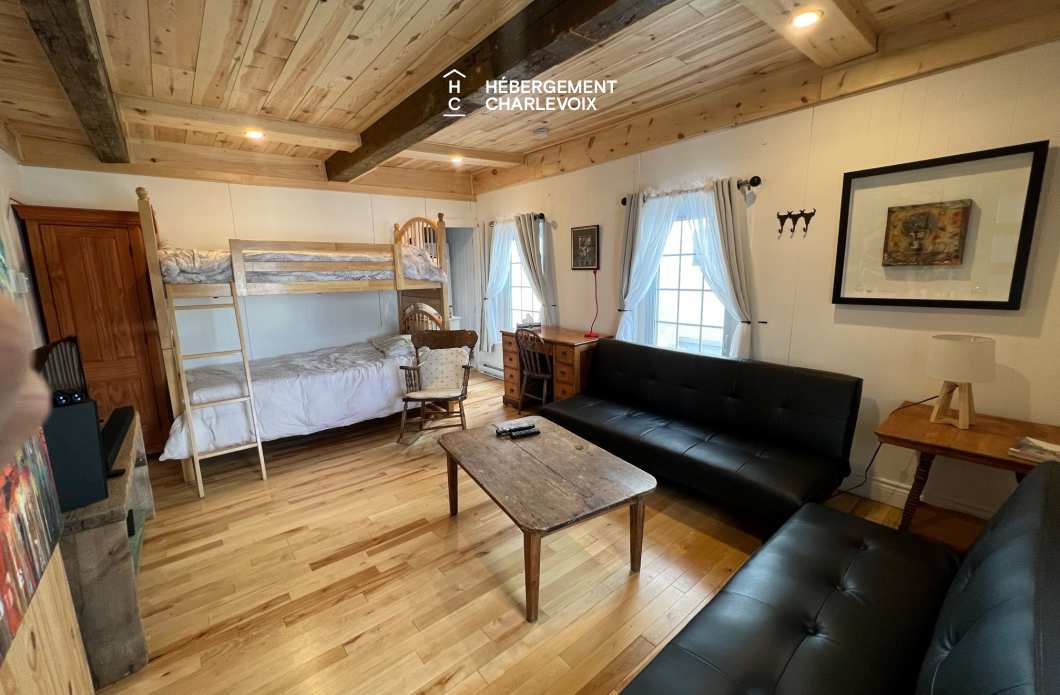 OLI-942 - Au coeur du Village de Petite-Rivière St-François