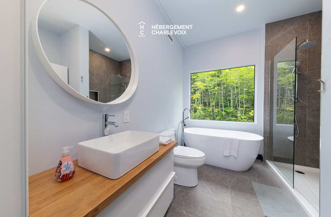 PHE-222 - Superbe chalet moderne et invitant!