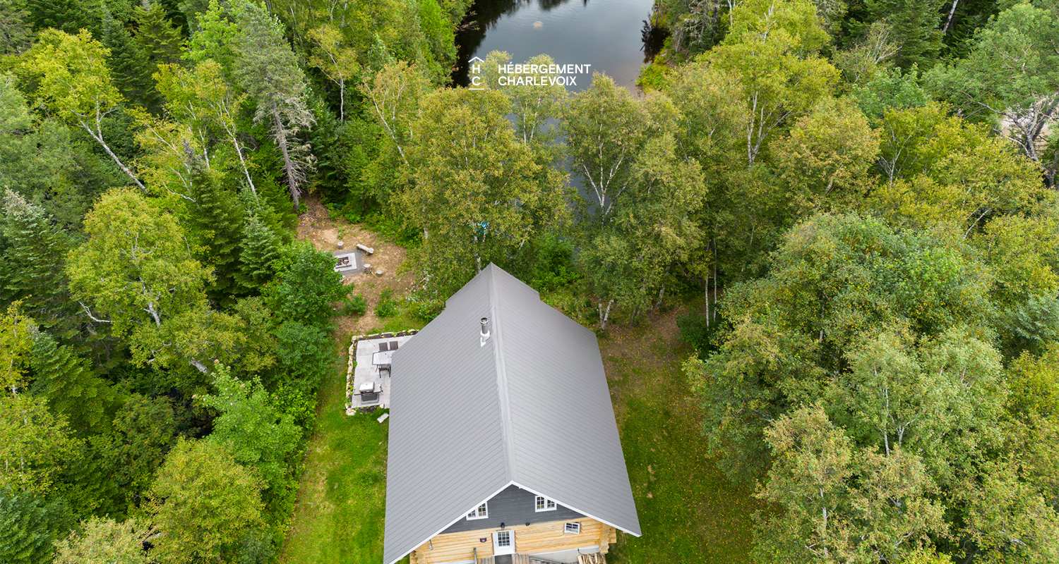 PIO-9 - Chalet de style scandinave avec un lac