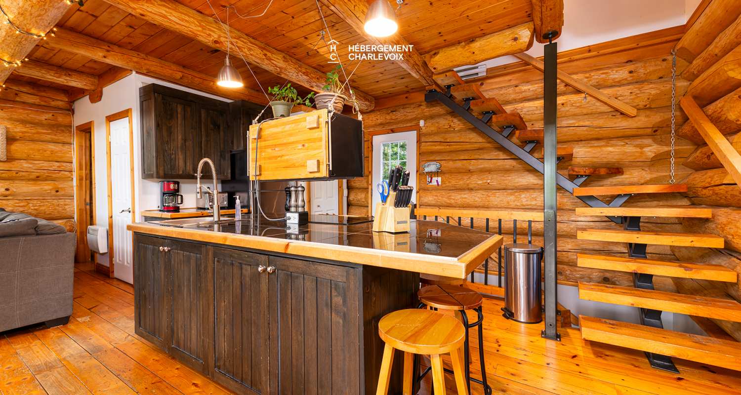 PIO-9 - Chalet de style scandinave avec un lac