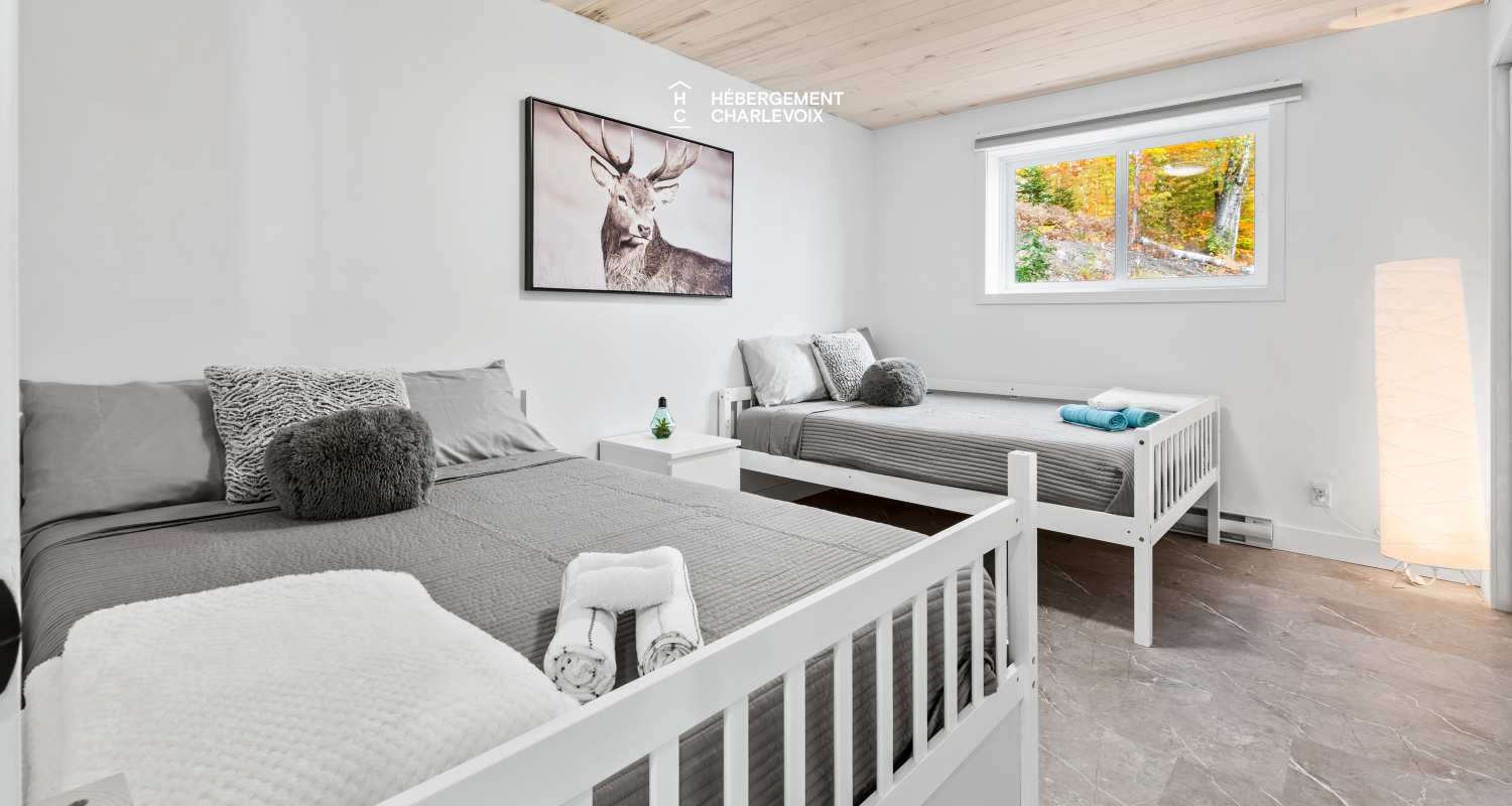 ROC-40 - New chalet with contemporary look with a view of the river!