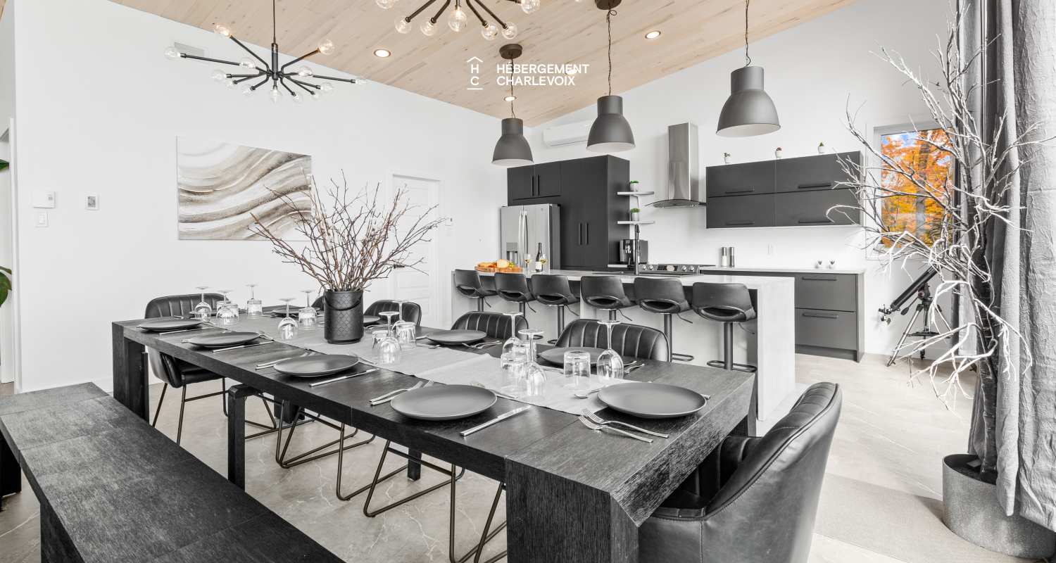 ROC-40 - New chalet with contemporary look with a view of the river!