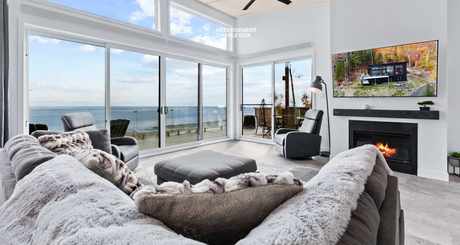 ROC-40 - New chalet with contemporary look with a view of the river!