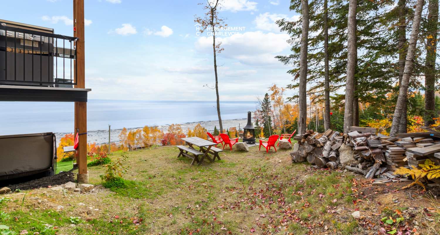 ROC-40 - New chalet with contemporary look with a view of the river!