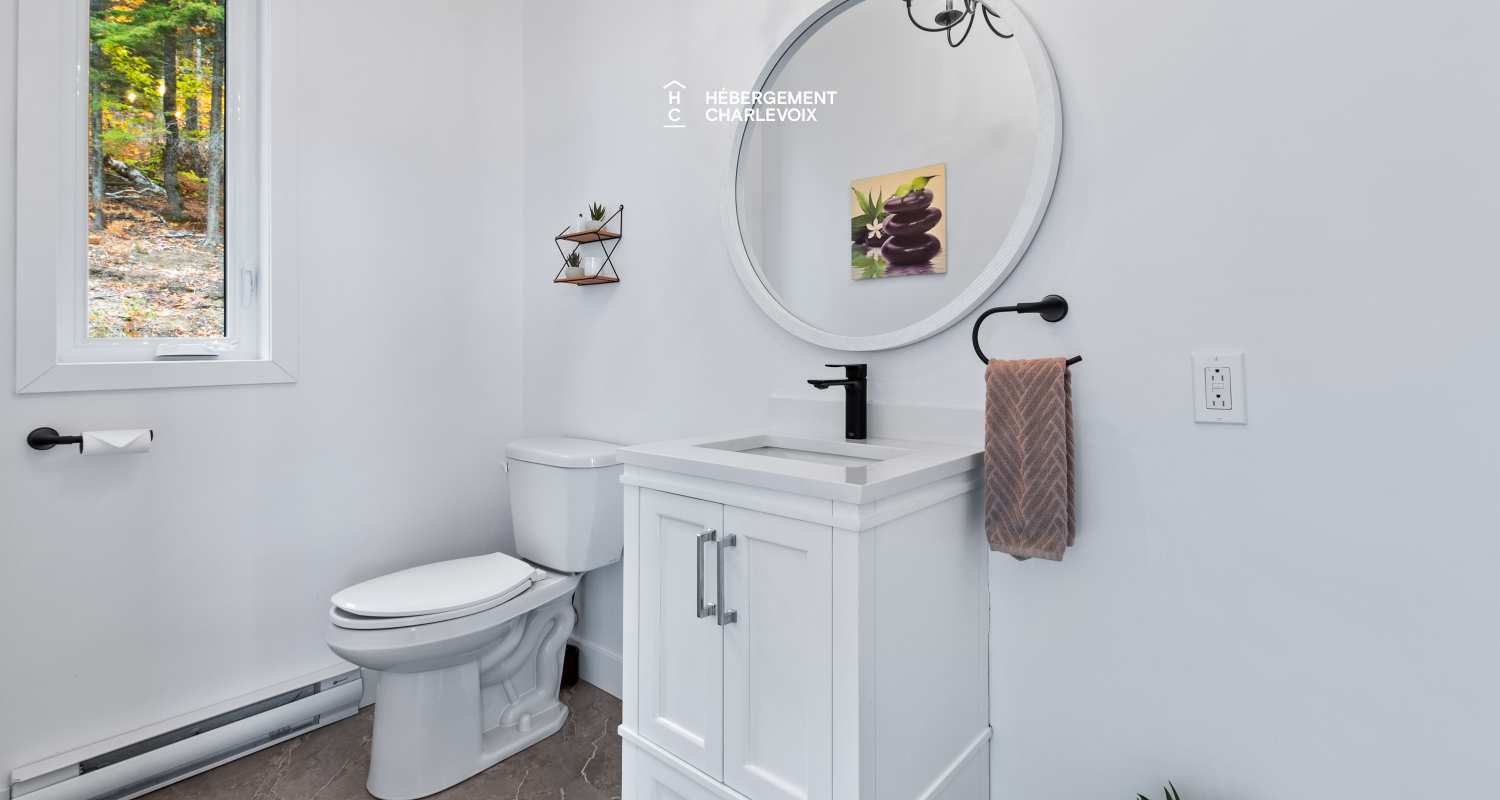 ROC-40 - New chalet with contemporary look with a view of the river!