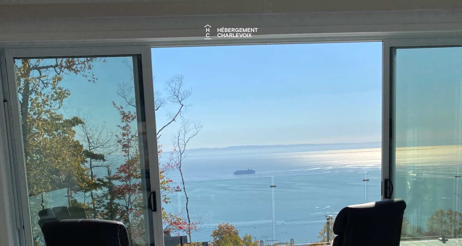 ROC-40 - New chalet with contemporary look with a view of the river!