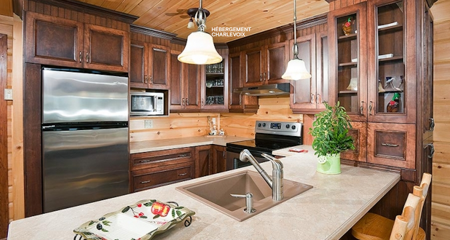 RUS-42 - Chalet en bois rond propice à la détente!