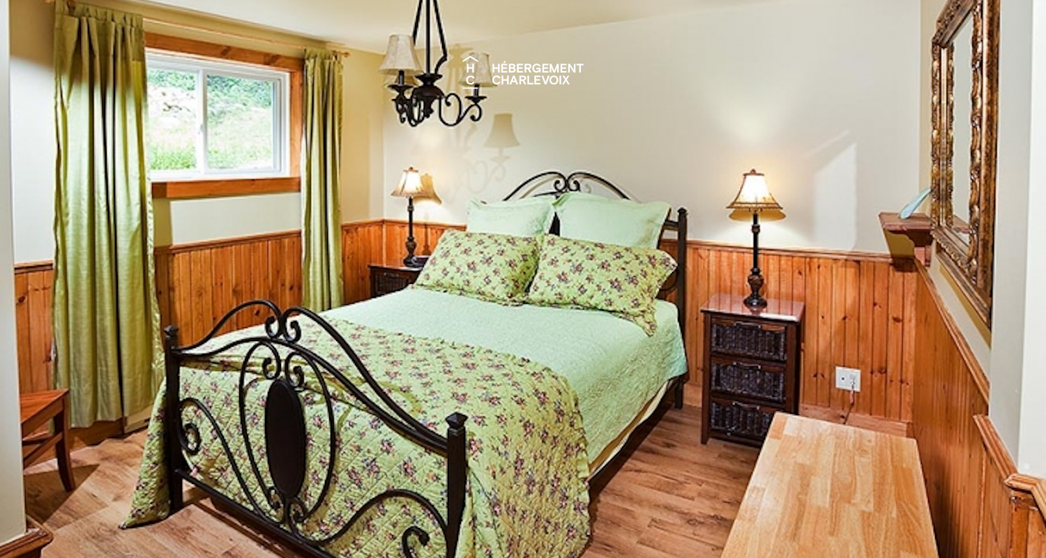 RUS-42 - Chalet en bois rond propice à la détente!