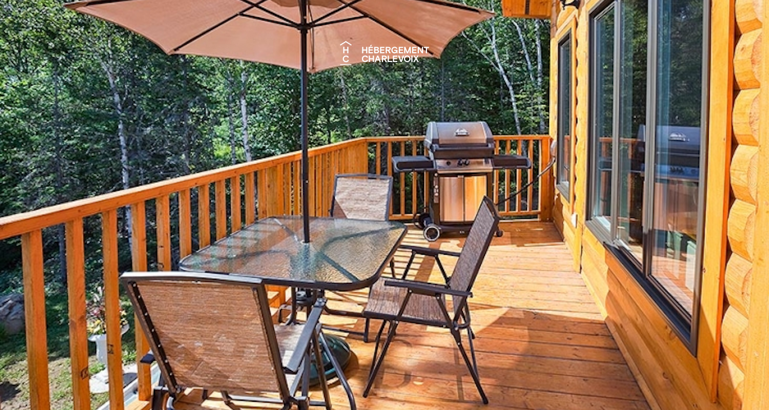 RUS-42 - Chalet en bois rond propice à la détente!