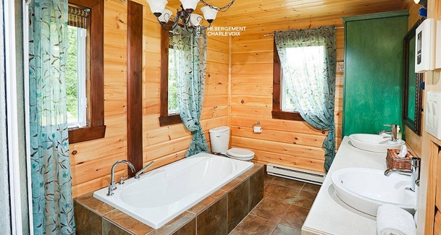 RUS-42 - Chalet en bois rond propice à la détente!