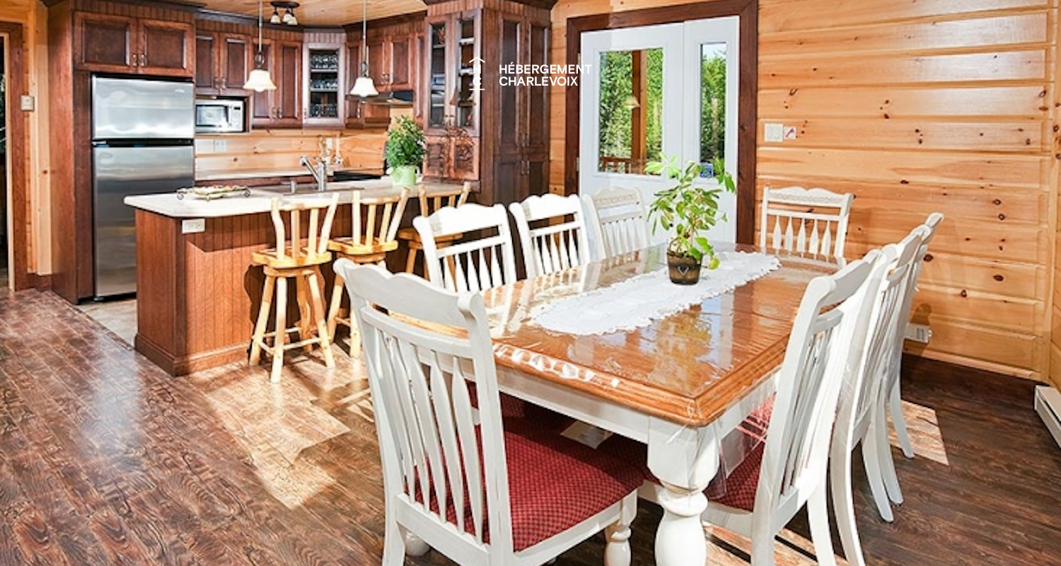 RUS-42 - Chalet en bois rond propice à la détente!