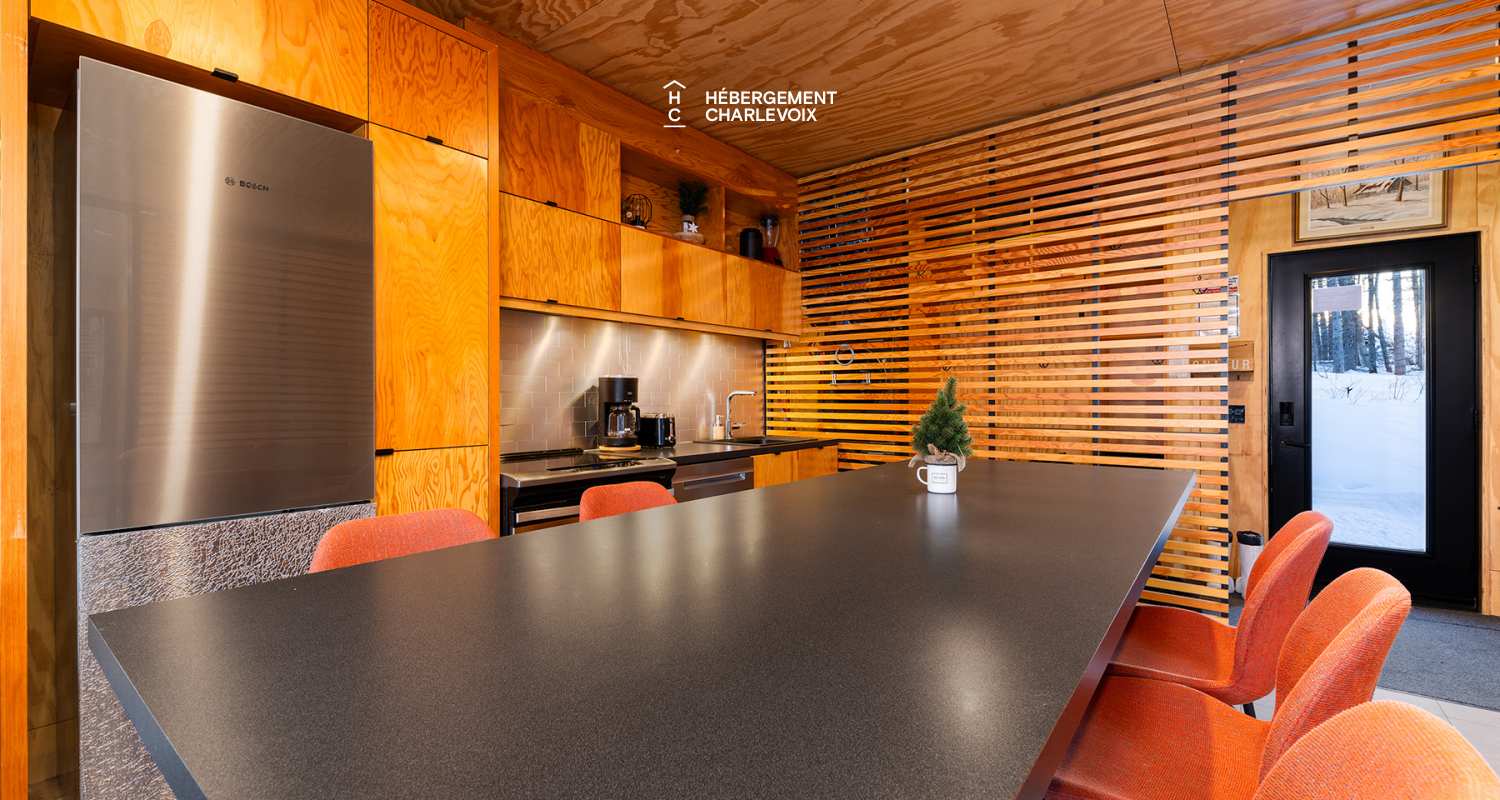 Refuge-11-A - Tini-house at the top the Massif