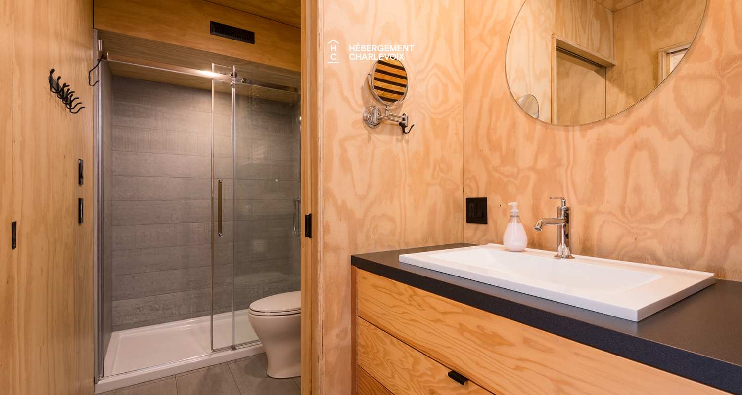 Refuge-11-A - Tini-house at the top the Massif