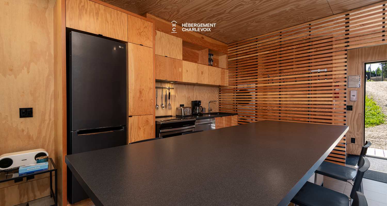 Refuge-17-C - Tini-house at the top the Massif