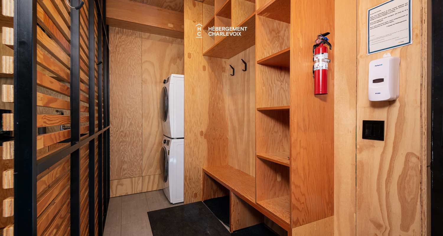 Refuge-17-C - Tini-house at the top the Massif